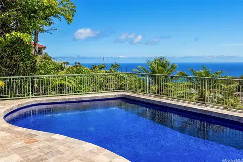 Exterior - 5609 Poola St #A, Honolulu, HI 96821 photo 3 of 4