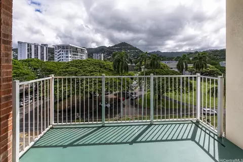 1535 Punahou St #704, Honolulu, HI 96822
