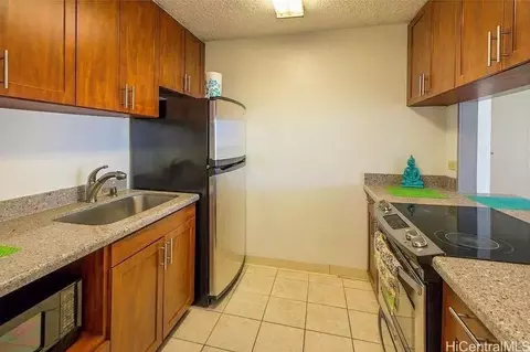 1617 Kapiolani Blvd #1705, Honolulu, HI 96814