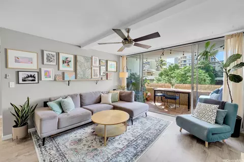 430 Kaiolu St #401, Honolulu, HI 96815