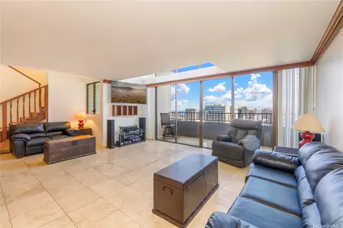 2240 Kuhio Ave #3806, Honolulu, HI 96815