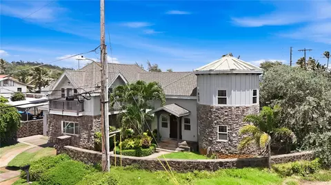 55-689 Wahinepee St, Laie, HI 96762