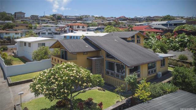 4711 Likini St, Honolulu, HI 96818