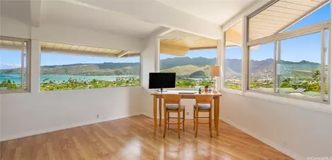 111 Polihale Pl, Honolulu, HI 96825