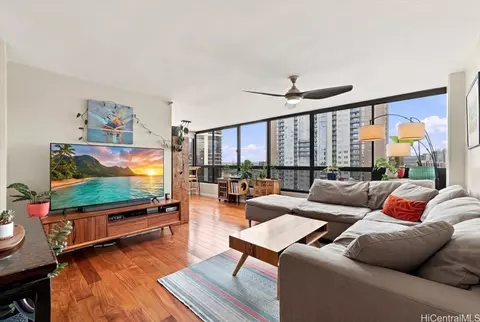 876 Curtis St #3006, Honolulu, HI 96813