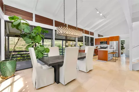 864 Nana Honua St, Honolulu, HI 96825