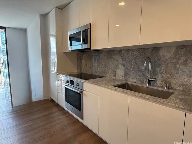 987 Queen St #2616, Honolulu, HI 96814