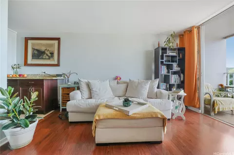 1419 Dominis St #1202, Honolulu, HI 96822