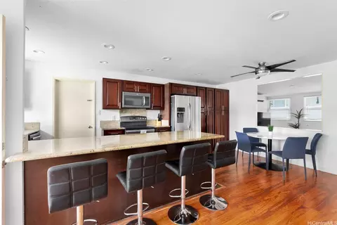 433 Kaimake Loop #A, Kailua, HI 96734