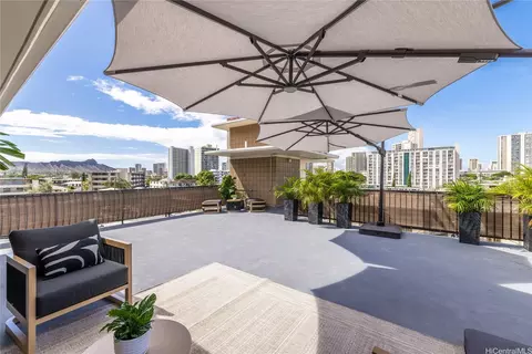 2638 Nakookoo St #501, Honolulu, HI 96826