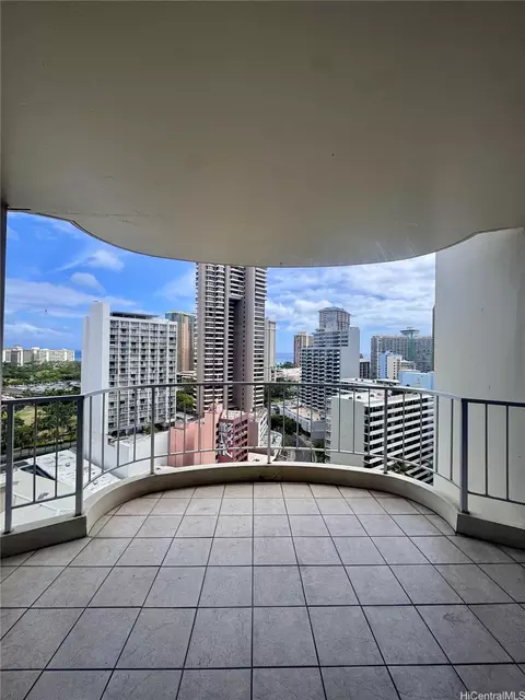 469 Ena Rd #2011, Honolulu, HI 96815