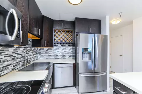 725 Kapiolani Blvd #802, Honolulu, HI 96813