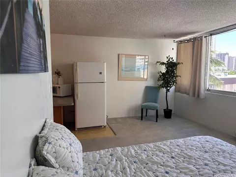 1560 Kanunu St #405, Honolulu, HI 96814
