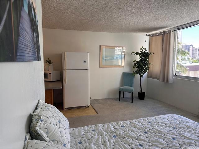1560 Kanunu St #405, Honolulu, HI 96814