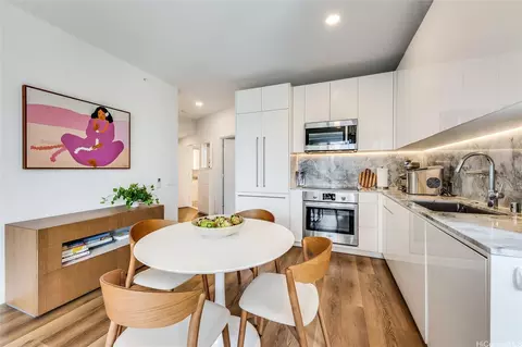 987 Queen St #502, Honolulu, HI 96814