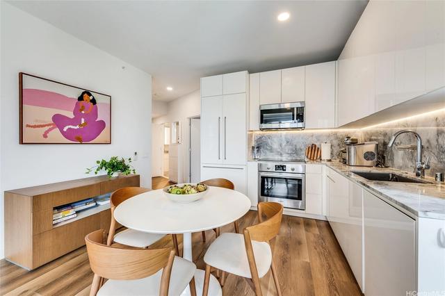987 Queen St #502, Honolulu, HI 96814