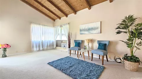 631 Kaumaka Pl, Honolulu, HI 96825