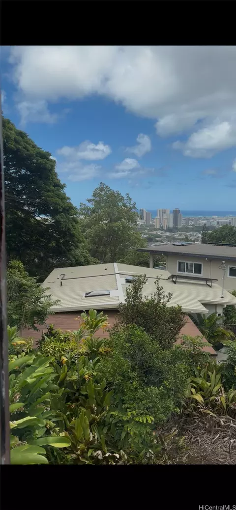 2570 Pacific Heights Rd, Honolulu, HI 96813