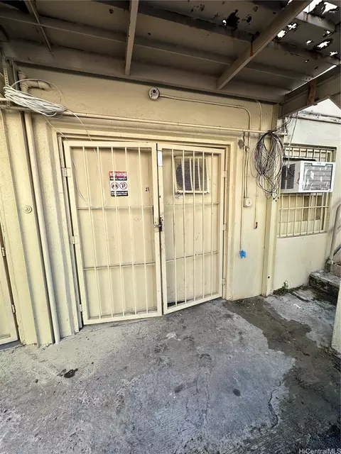 1325 N School St #A02, Honolulu, HI 96817
