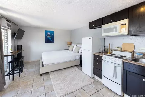 441 Lewers St #601, Honolulu, HI 96815
