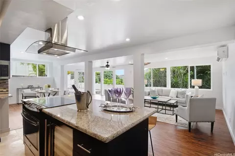 Kitchen - 920 Leighton St, Honolulu, HI 96821 photo 1 of 1