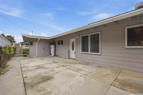 Exterior - 920 Leighton St, Honolulu, HI 96821 photo 2 of 5