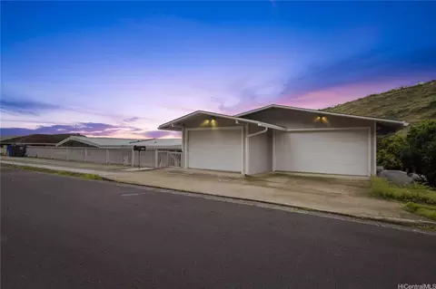 Exterior - 920 Leighton St, Honolulu, HI 96821 photo 1 of 5