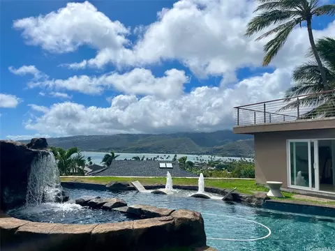 278 Makaweli Pl, Honolulu, HI 96825