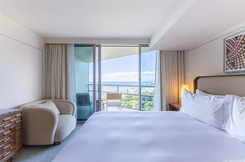 223 Saratoga Rd #2015, Honolulu, HI 96815