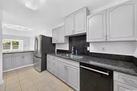 502 Kekupua St, Honolulu, HI 96825