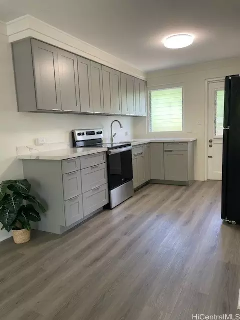 725 Kihapai Pl #B1, Kailua, HI 96734