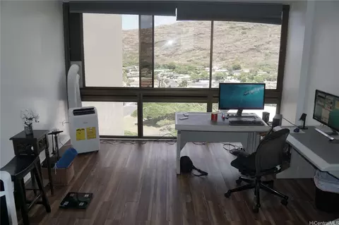521 Hahaione St #16-G, Honolulu, HI 96825