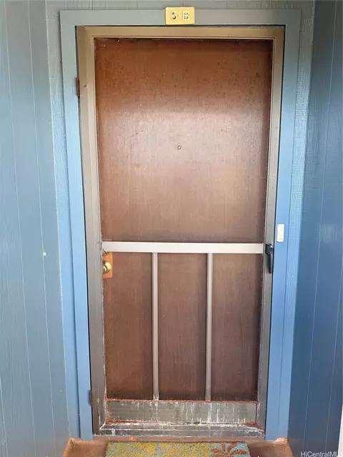 94-615 Kahakea St #5B, Waipahu, HI 96797
