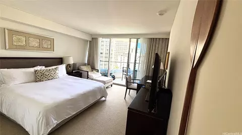 223 Saratoga Rd #1318, Honolulu, HI 96815