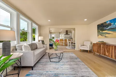 679 Kihapai St #D, Kailua, HI 96734