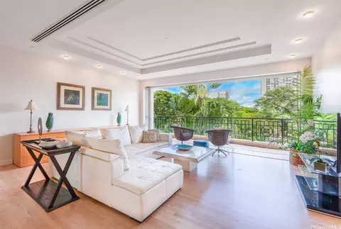1740 S Beretania St #30, Honolulu, HI 96826