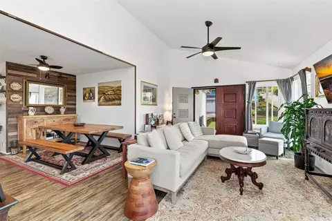 98-1022 Kupukupu Pl, Aiea, HI 96701
