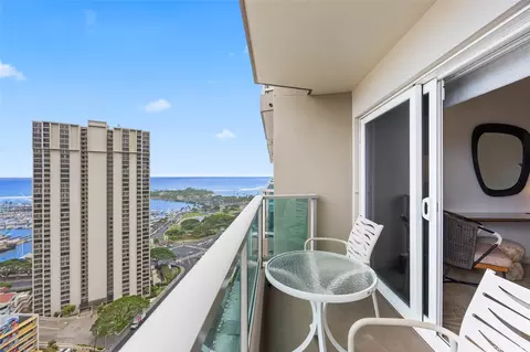 410 Atkinson Dr #2713, Honolulu, HI 96814