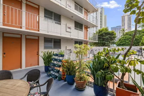 236 Liliuokalani Ave #102, Honolulu, HI 96815