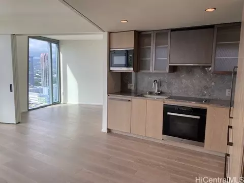 1000 Auahi St #2703, Honolulu, HI 96814