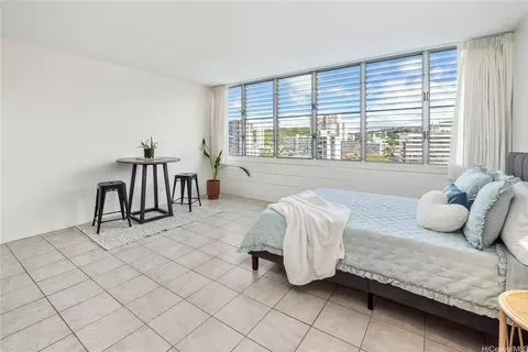 1550 Wilder Ave #A1107, Honolulu, HI 96822