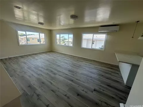 720 Kunawai Ln #8, Honolulu, HI 96817