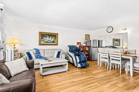 98-1032 Moanalua Rd #3-305, Aiea, HI 96701