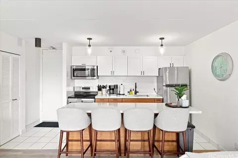 201 Ohua Ave #1510-T2, Honolulu, HI 96815