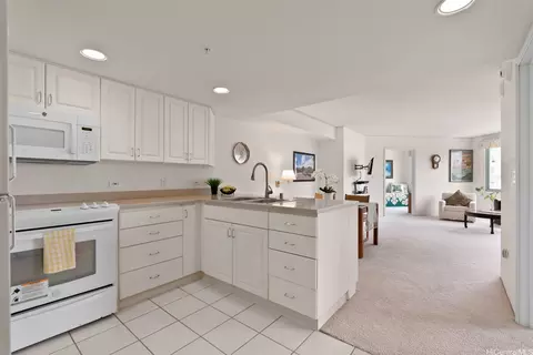 1314 Kalakaua Ave #1211, Honolulu, HI 96826
