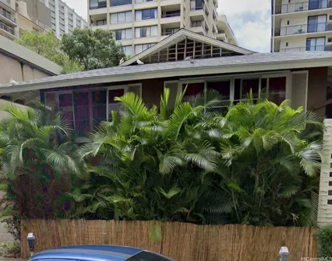 423 Kaiolu St #105, Honolulu, HI 96815
