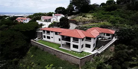 834 Alewa Dr, Honolulu, HI 96817
