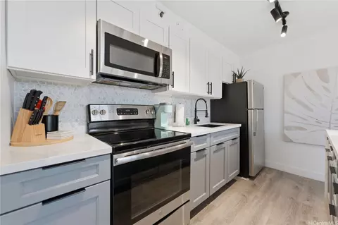 201 Ohua Ave #911, Honolulu, HI 96815