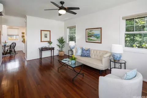 1439 Center St, Honolulu, HI 96816