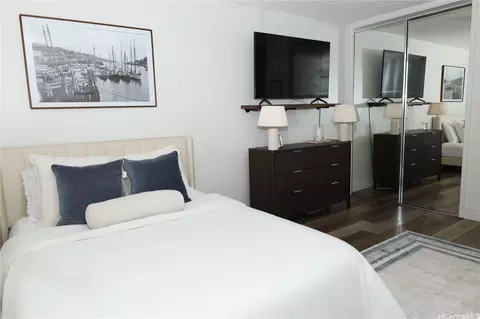 2442 Tusitala St #201, Honolulu, HI 96815